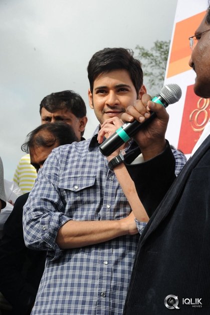 Srimanthudu-Movie-Team-at-HBC-Chak-De-India-Ride